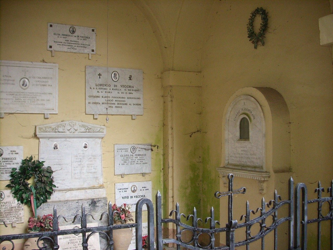 Carlo%20Maggiorani%27s%20tomb%2C%20Cimitero%20dei%20Cappuccini%2C%20Campagnano%2C%20Italy%20-%2002.JPG